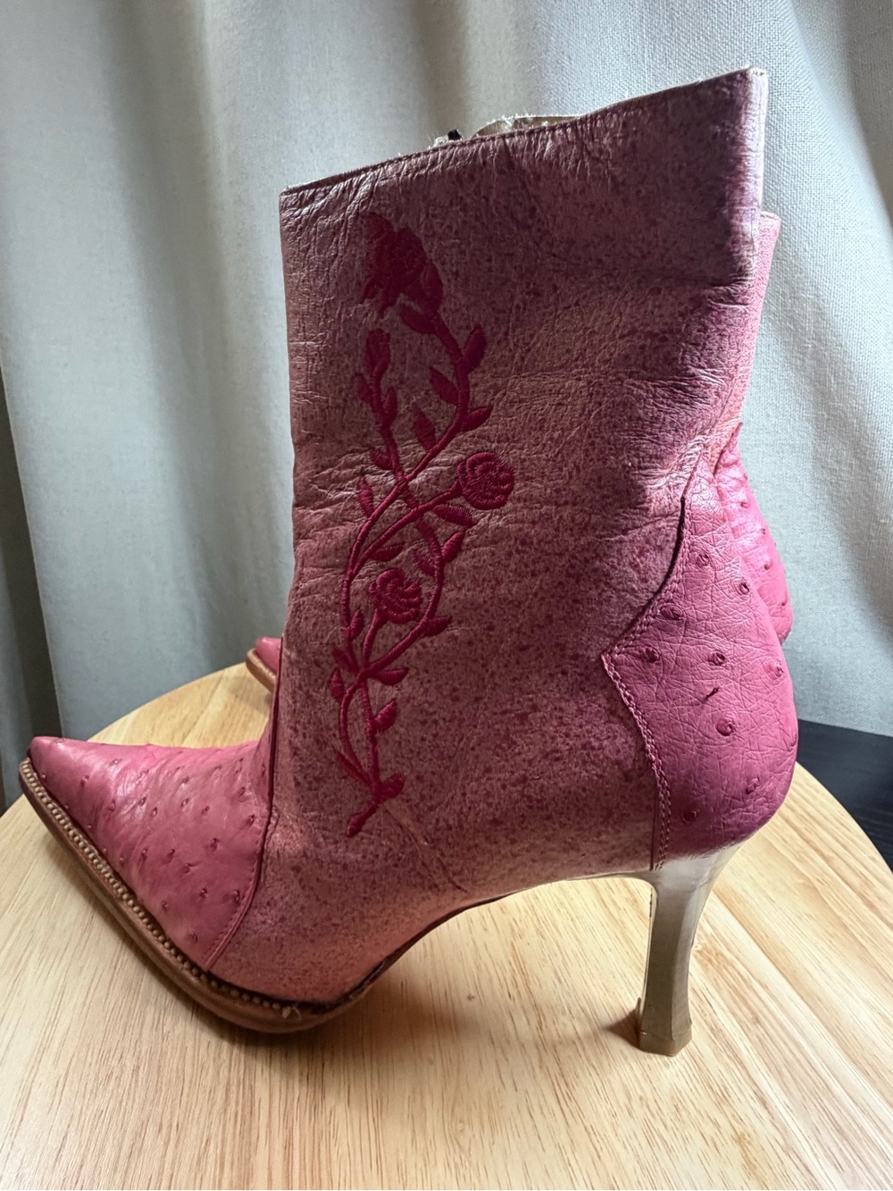 Lagarto women’s ostrich boots - Picture 2 of 8